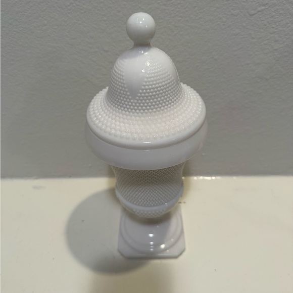 Vintage LE Smith Hobnail Milk Glass Apothecary Jar - Picture 5 of 9